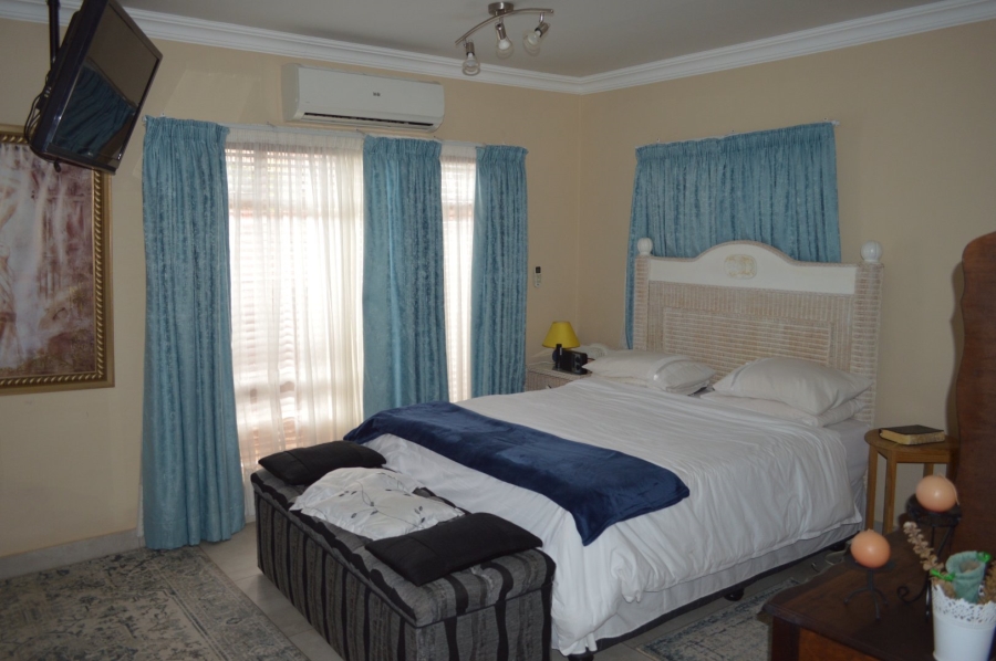 4 Bedroom Property for Sale in Flimieda North West